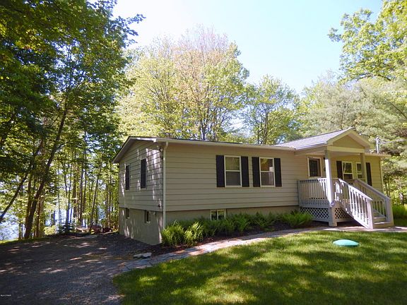 3rd image of 164 Fawn Lake Dr