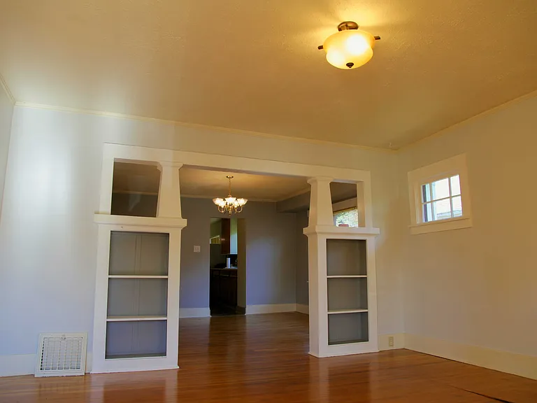 915 S Adams St — Photo 5