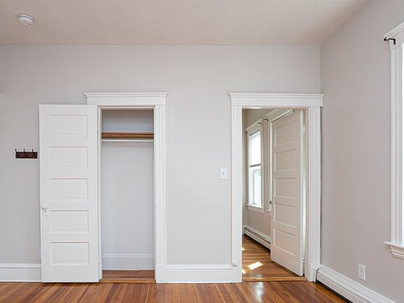 4th image of 120 Columbia St #3