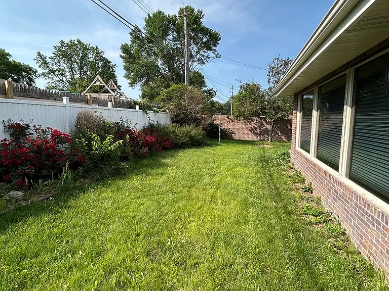 4924 Cresthaven Dr — Photo 13