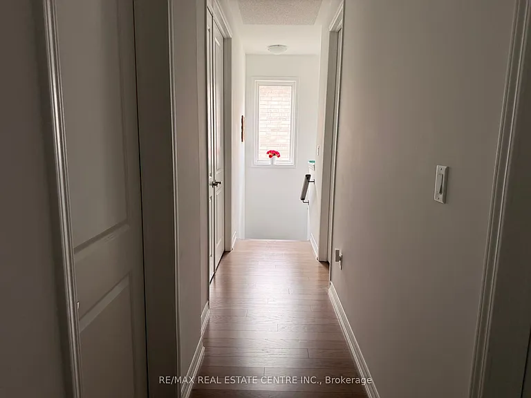 350 Madelaine Dr S — Photo 21