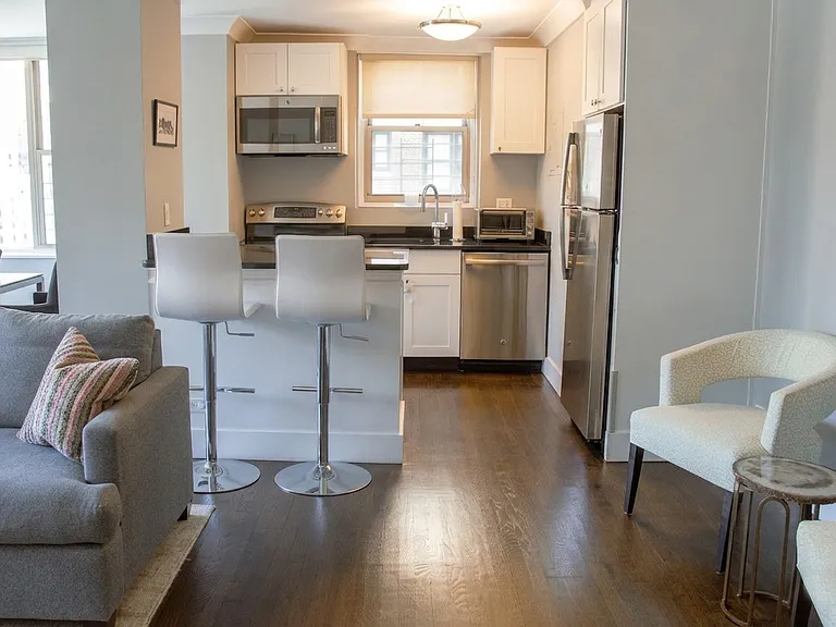 137 E 36th St #10GH — Photo 4