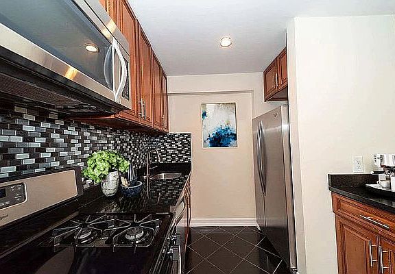 3rd image of 5 W 91st St APT 1D