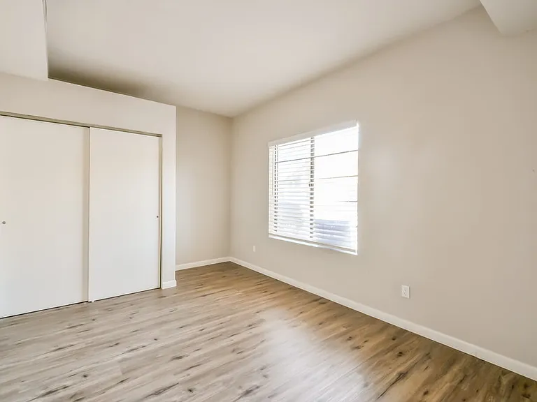 1338 N Brittany Ln — Photo 14