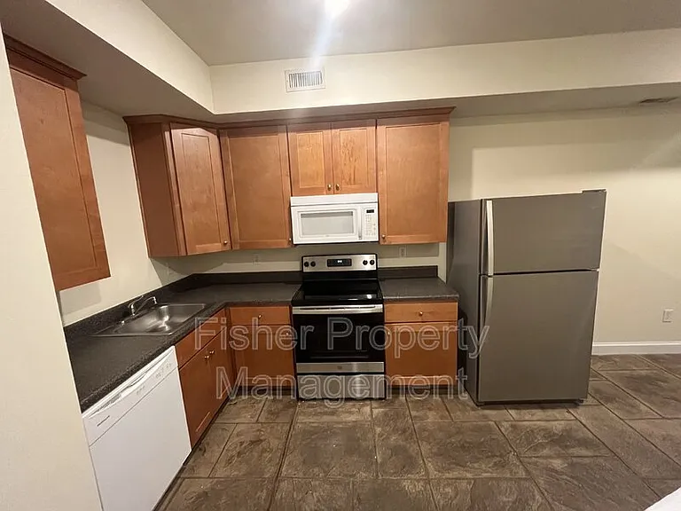 608 Albemarle St — Photo 7