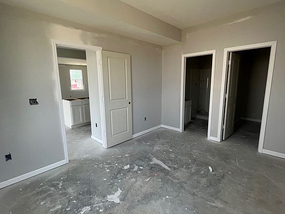 4th image of 2390 Larkspur Ln