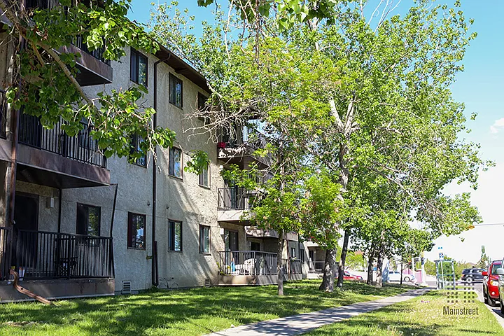 360 Falshire Dr NE — Photo 1
