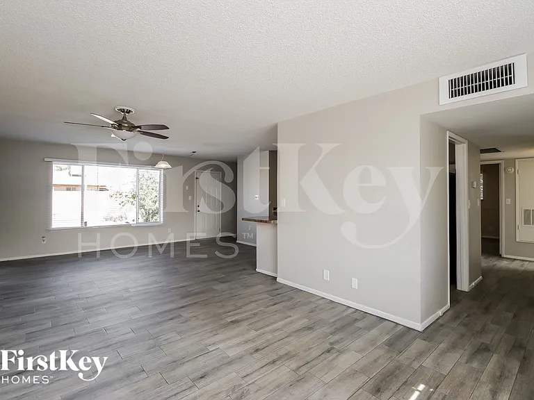 2030 E Aspen Ave — Photo 4