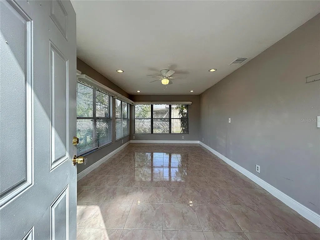 2 bed, 1.0 bath, 1128 sqft, $2,100 — Photo 3