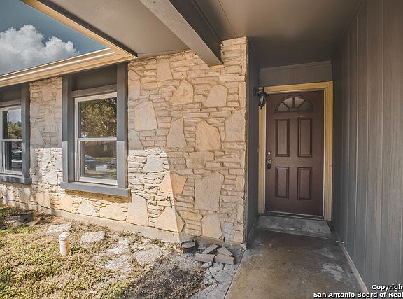 3rd image of 9619 Quicksilver Dr