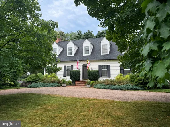 13324 Canterbury Dr, Hagerstown, MD 21742