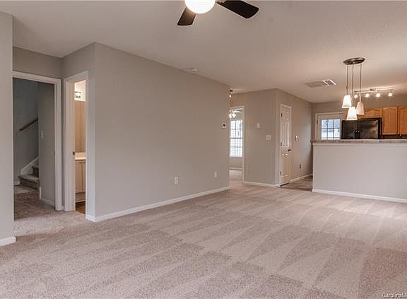 4th image of 470 Lexie Ln #109