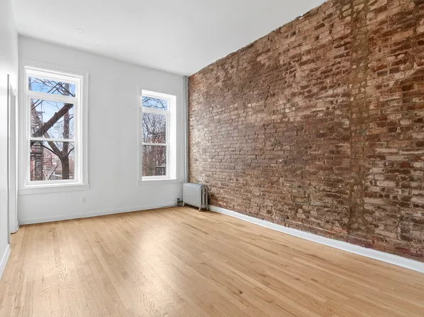 329 Smith Street image 1 of 4