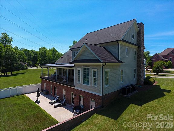5th image of 745 Saint Andrews Rd