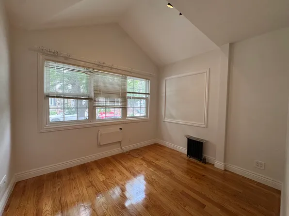 (undisclosed Address), Ridgewood, NY 11385