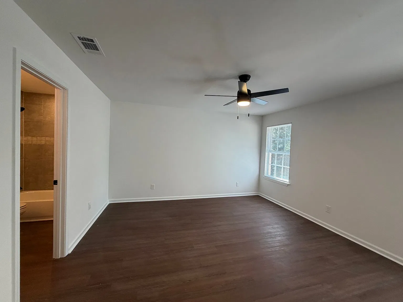 2805 Woodlawn Terrace — Photo 4