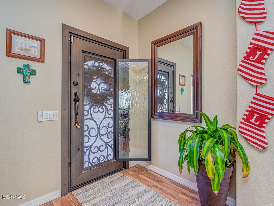 1st image of 840 W Vuelta Granadina