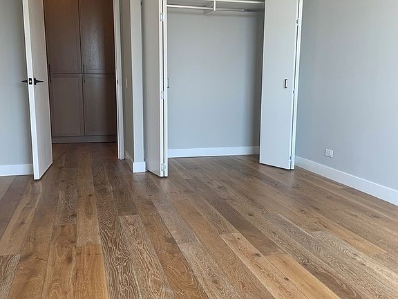 4th image of 560 W 43rd St APT 34F