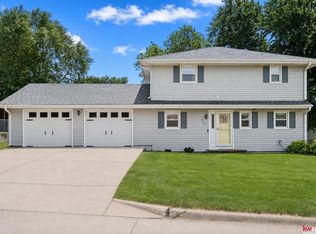 345 Swanson Dr, Syracuse, NE 68446