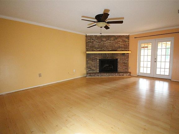 3rd image of 1895 W Oakwood Loop