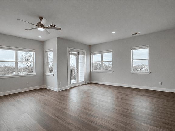 4th image of 1713 N Pine St #2301