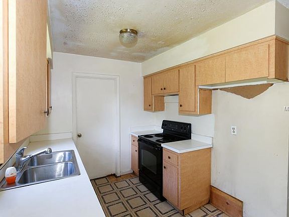 5th image of 23801 Pine Dr