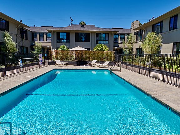 2nd image of 1253 N Crescent Heights Blvd APT A