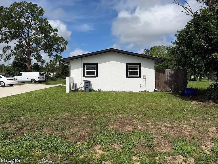 703 Joel Blvd — Photo 2