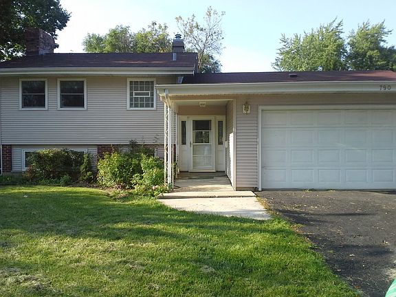 2nd image of 790 Evergreen Ln