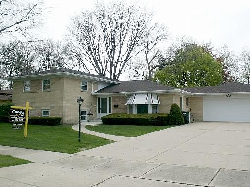 1st image of 9500 N Overhill Ave