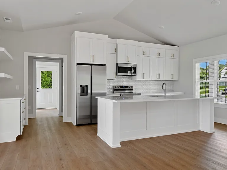 344 S Walnut Ave — Photo 9