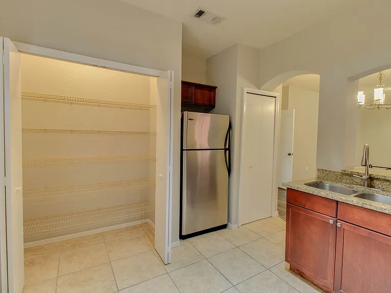 107 Vista Verdi Cir #213 — Photo 8