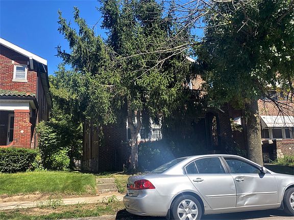 4th image of 4272 Sacramento Ave