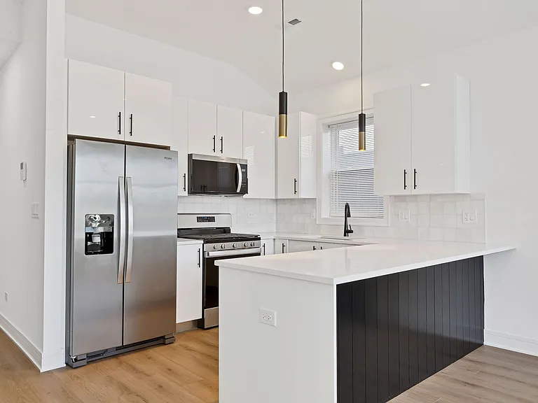 6500 S Maryland Ave #1 — Photo 2