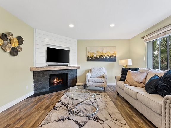 4th image of 1031 Clyde Ave APT 1901