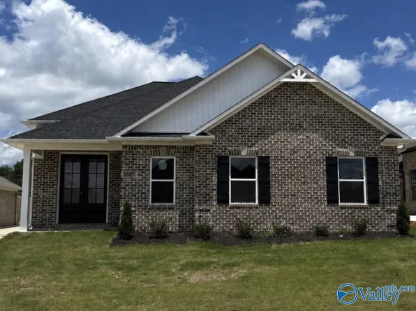 26481 Old Town Dr, Athens, AL 35613