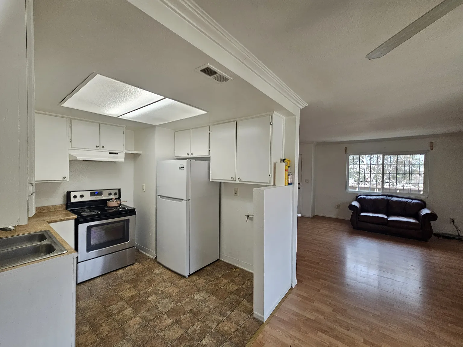 3 bed, 1.5 bath, $1,200 — Photo 3
