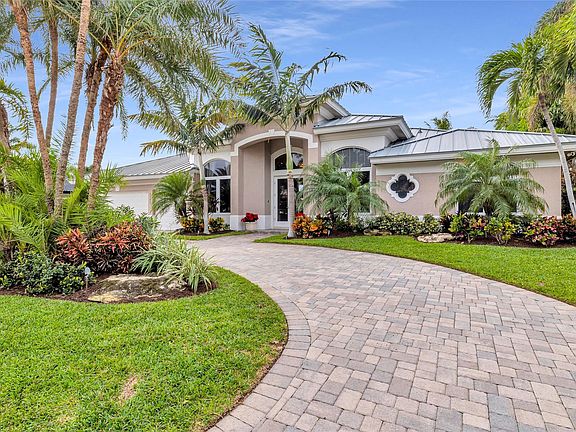 4th image of 3751 NE 28th Avenue