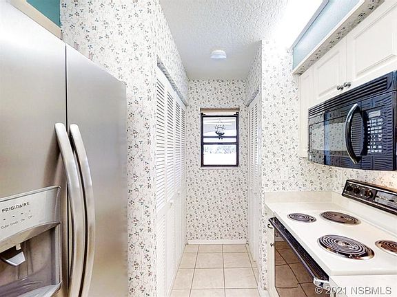 5th image of 443 Bouchelle Dr APT 202