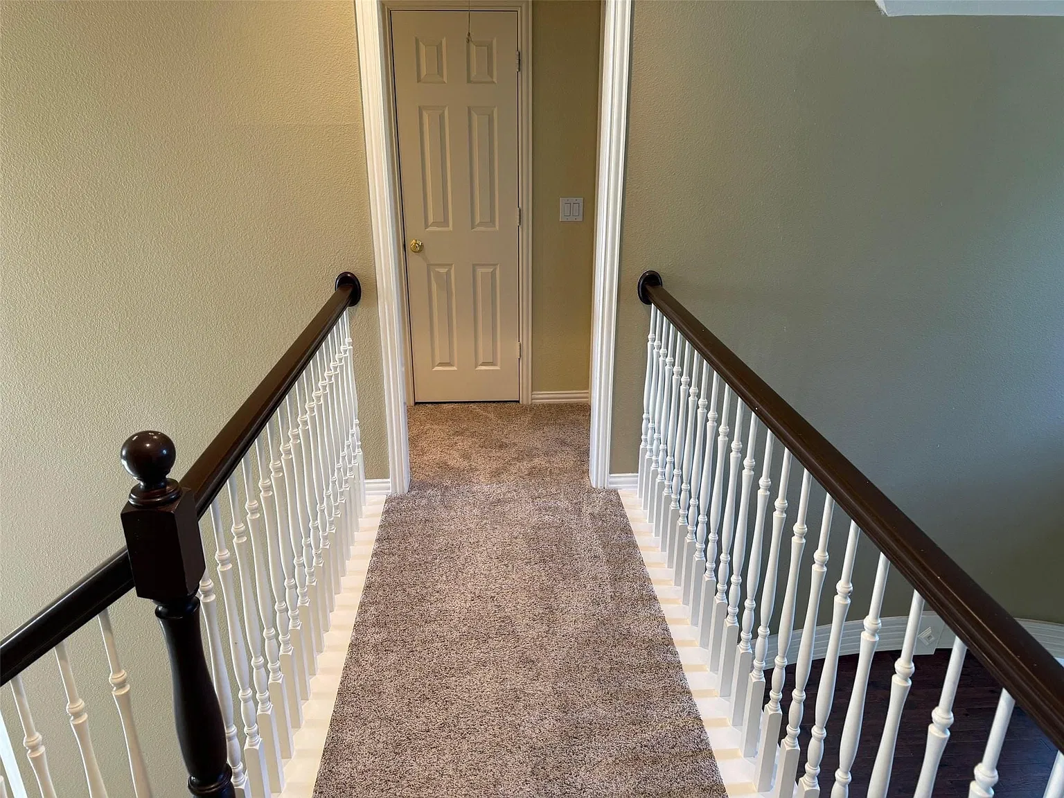 5 bed, 4.5 bath, 3667 sqft, $3,800 — Photo 4