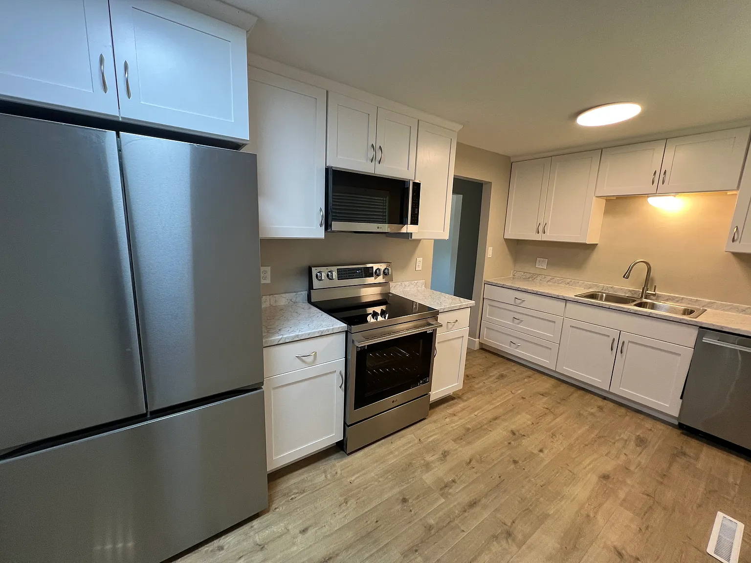4 bed, 1700 sqft, $2,100 — Photo 3