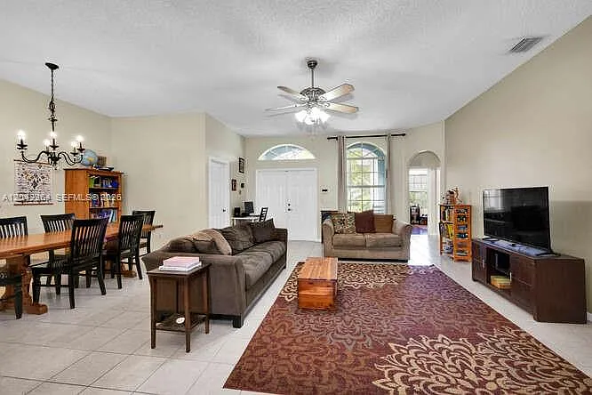 2405 SE 5th Ct — Photo 12