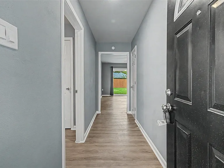 6343 Maple Hill Dr — Photo 4