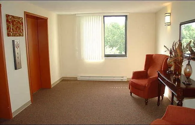 Creek Bend Heights Apartments — Photo 11