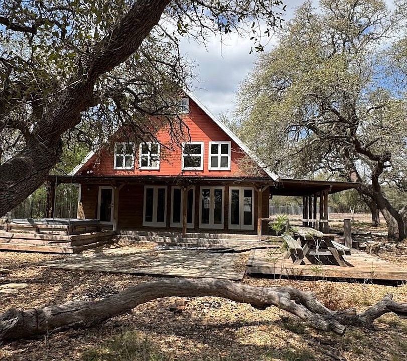 1st image of 515 Wimberley Oaks Dr