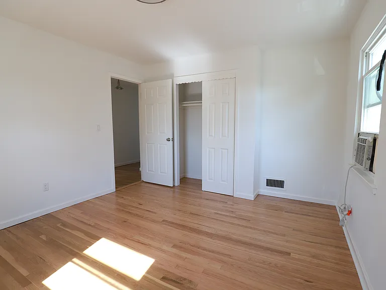 1433 140th St — Photo 14