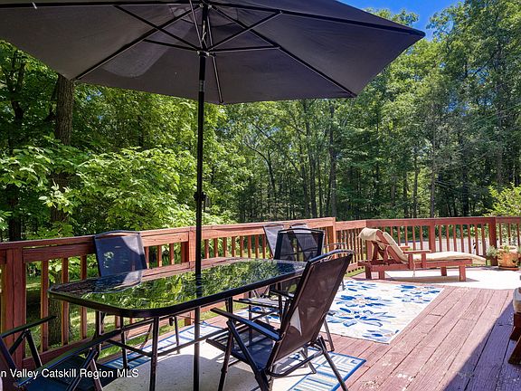 5th image of 140 Gallis Hill Road