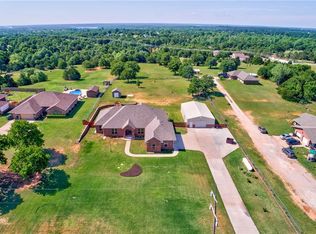 29315 Oklahoma St, Harrah, OK 73045