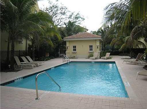 4th image of 2528 SW 14th Ave APT 1002
