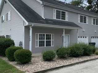 708 Shady Acres Ln, Calumet City, IL